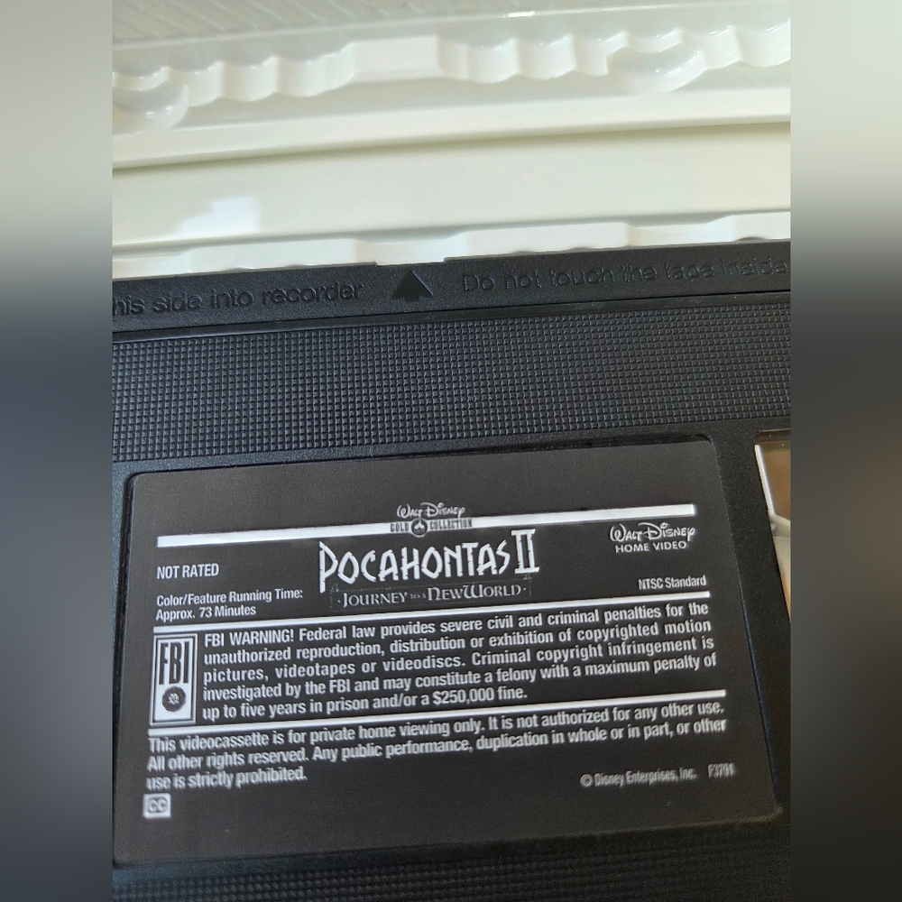 Disney VHS Movie Collection- 6 Disney Classics + 1 Hallmark Christmas Animation - Picture 7 of 10
